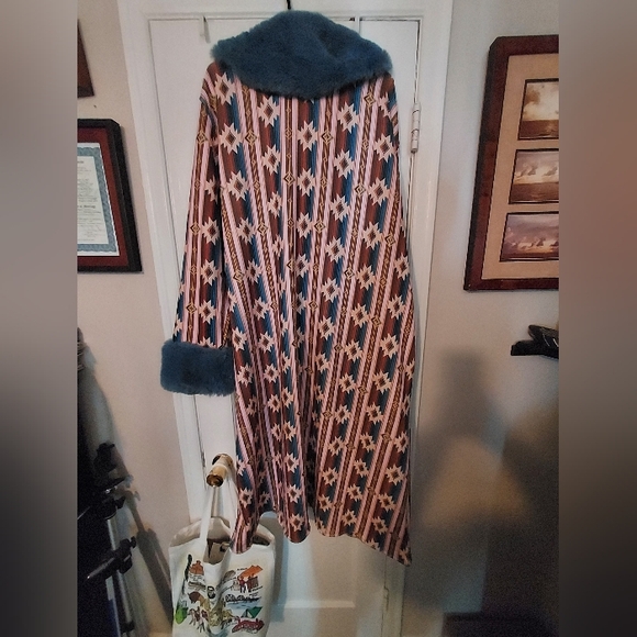 Aztec Print Jacket - Picture 2 of 4